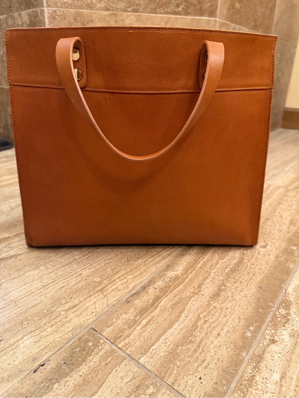 Mark & Graham Large Essential Leather Tote in Camel with Gold Hardware and strap - Picture 3 of 13